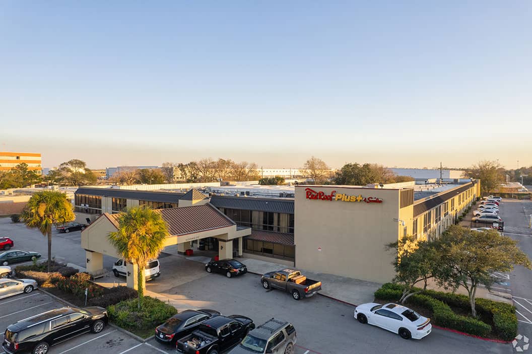 Red Roof Plus+ & Suites Houston IAH Airport SW