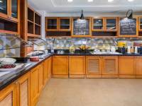 HOUZA-P0044-Breakfast.16x9_original