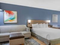 HOUZA-P0067-King-Room.16x9_original